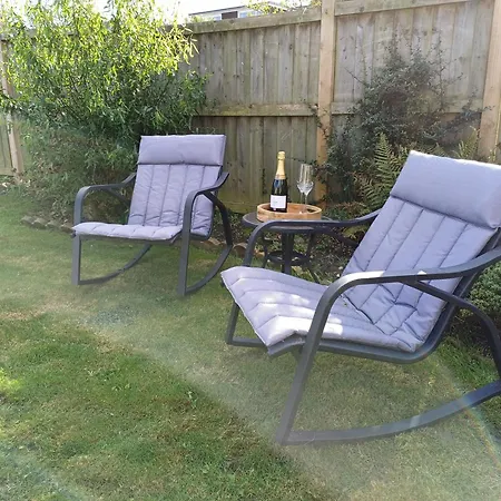 Sunlit Garden Bungalow Puriton Buitenkant foto