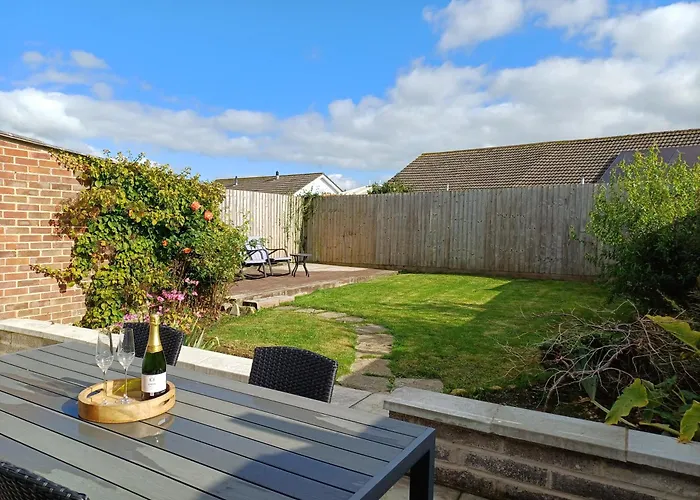 Sunlit Garden Bungalow